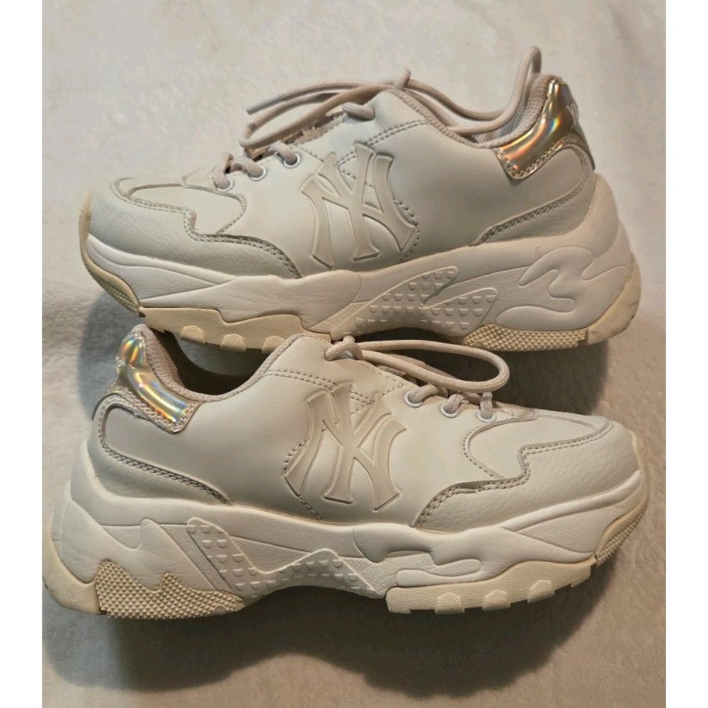 MLB Korea Big Ball Chunky Shiny Gold New York Yankees NY Cream WOMENS Size 5.5